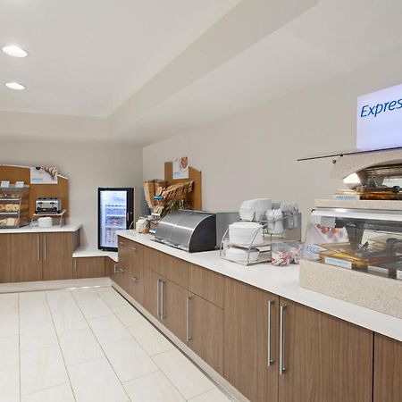 Holiday Inn Express West Los Angeles By Ihg Bagian luar foto