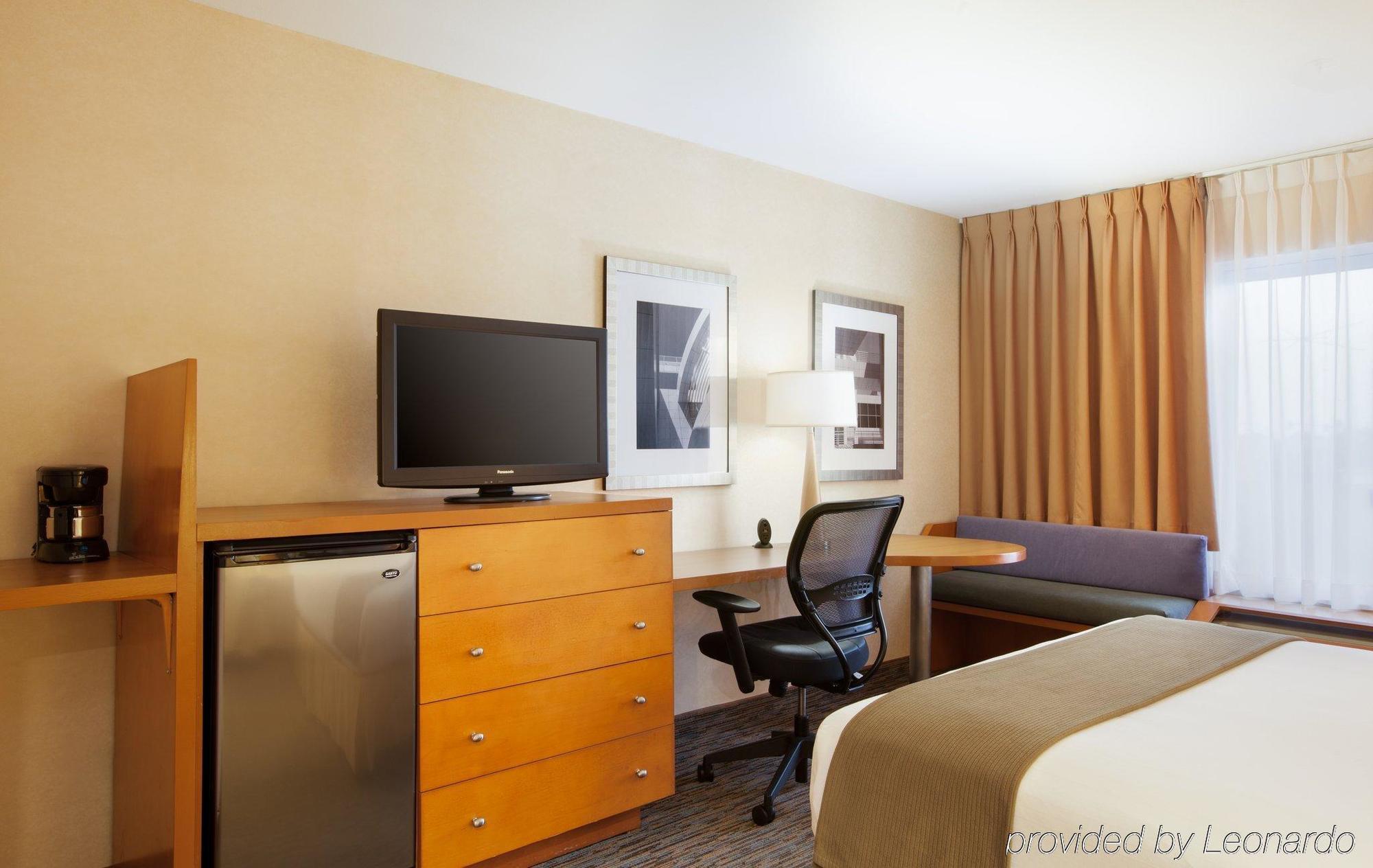 Holiday Inn Express West Los Angeles By Ihg Bagian luar foto