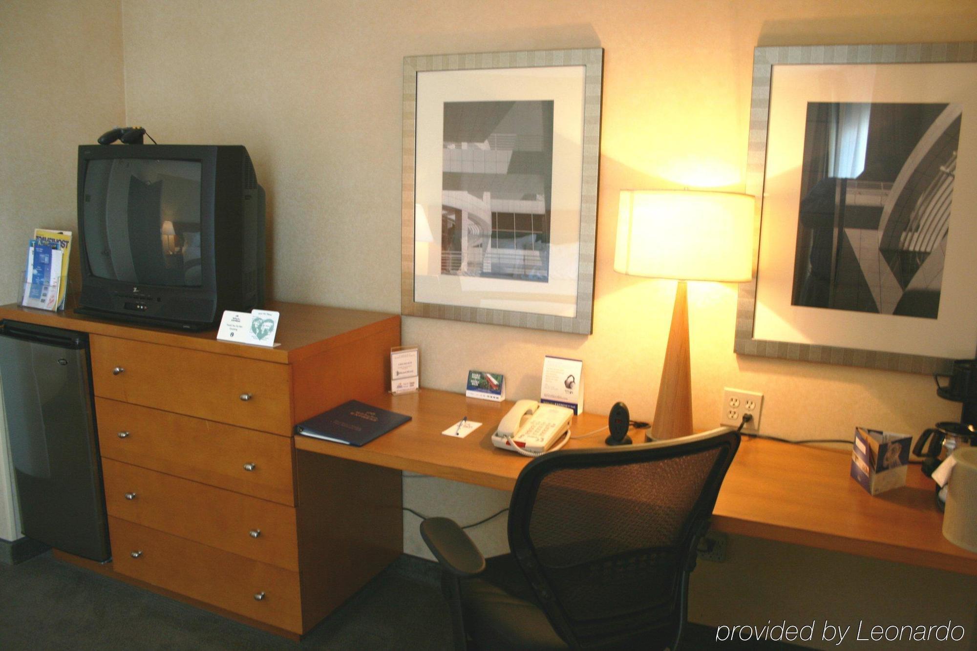 Holiday Inn Express West Los Angeles By Ihg Bagian luar foto
