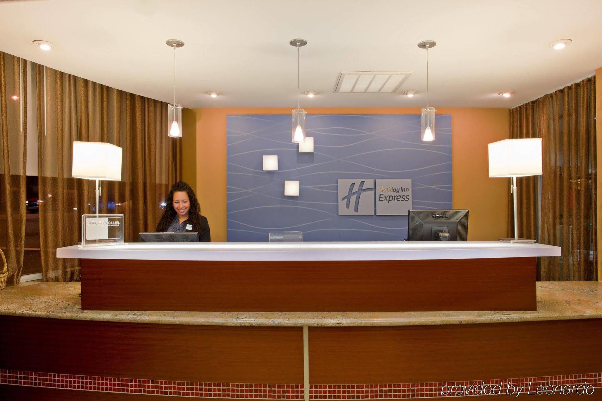 Holiday Inn Express West Los Angeles By Ihg Bagian luar foto