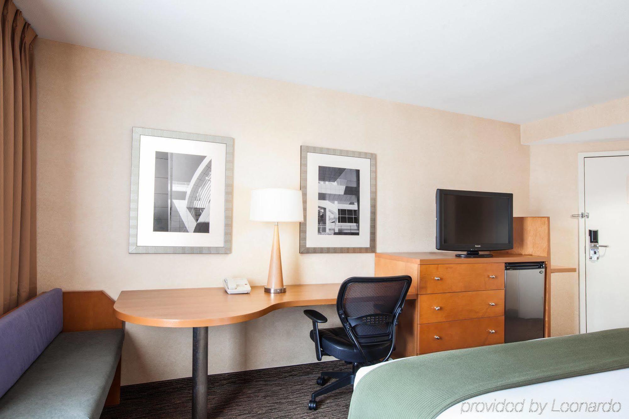 Holiday Inn Express West Los Angeles By Ihg Bagian luar foto