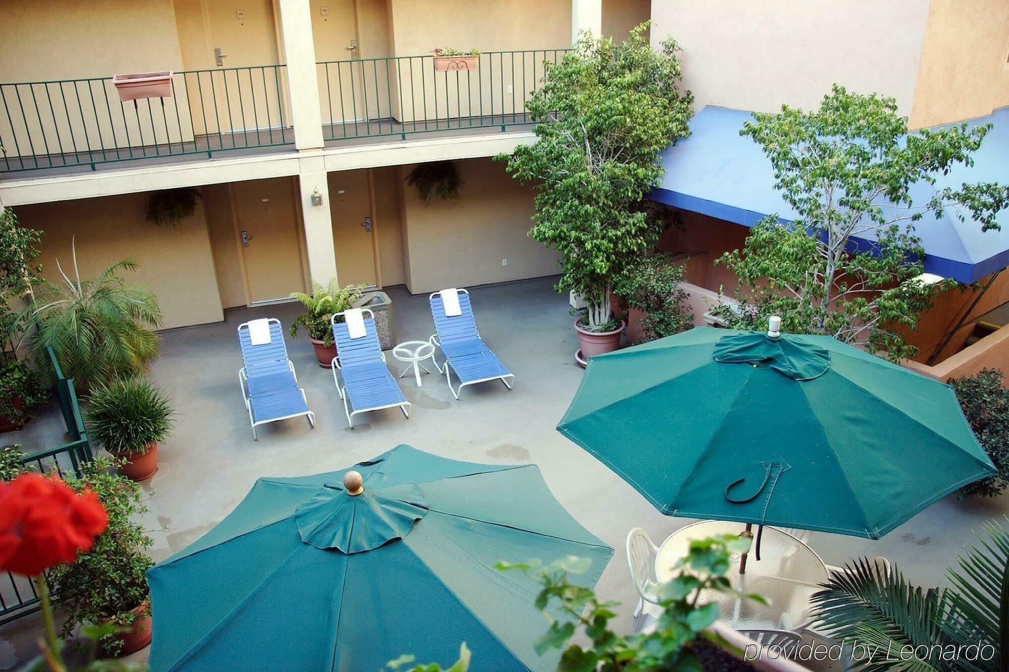 Holiday Inn Express West Los Angeles By Ihg Bagian luar foto
