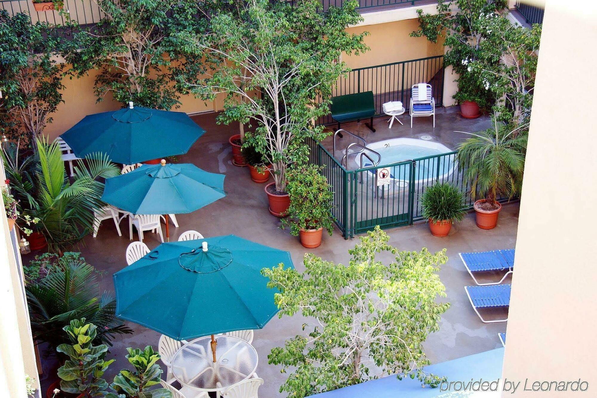 Holiday Inn Express West Los Angeles By Ihg Bagian luar foto